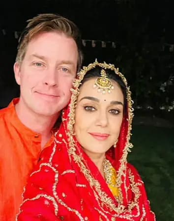 Preity Zinta Observes Karwa Chauth in US, Moon Hidden by Clouds