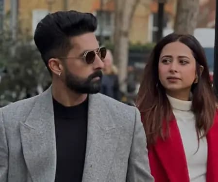Ravi Dubey Showers Praise on Sargun Mehta on KBC Stage