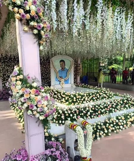 Politicians Honour Kannada Star Puneeth Rajkumar Five Years On