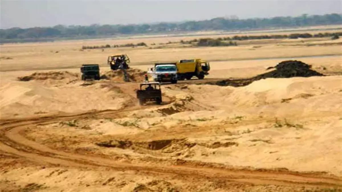 Kamlesh Prasad Wins Barvaya Sand Ghat with ₹5.25 Cr Bid, Others Follow
