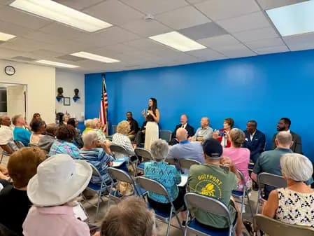 Florida Race Heats Up as Buttigieg Joins Dandia
